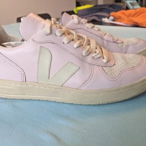 Veja V-10 Baby Pink 37, US 6